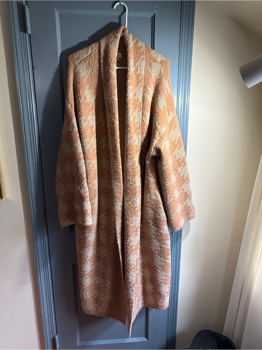 a new day Peach and Cream Houndstooth Open-Front Long Cardigan